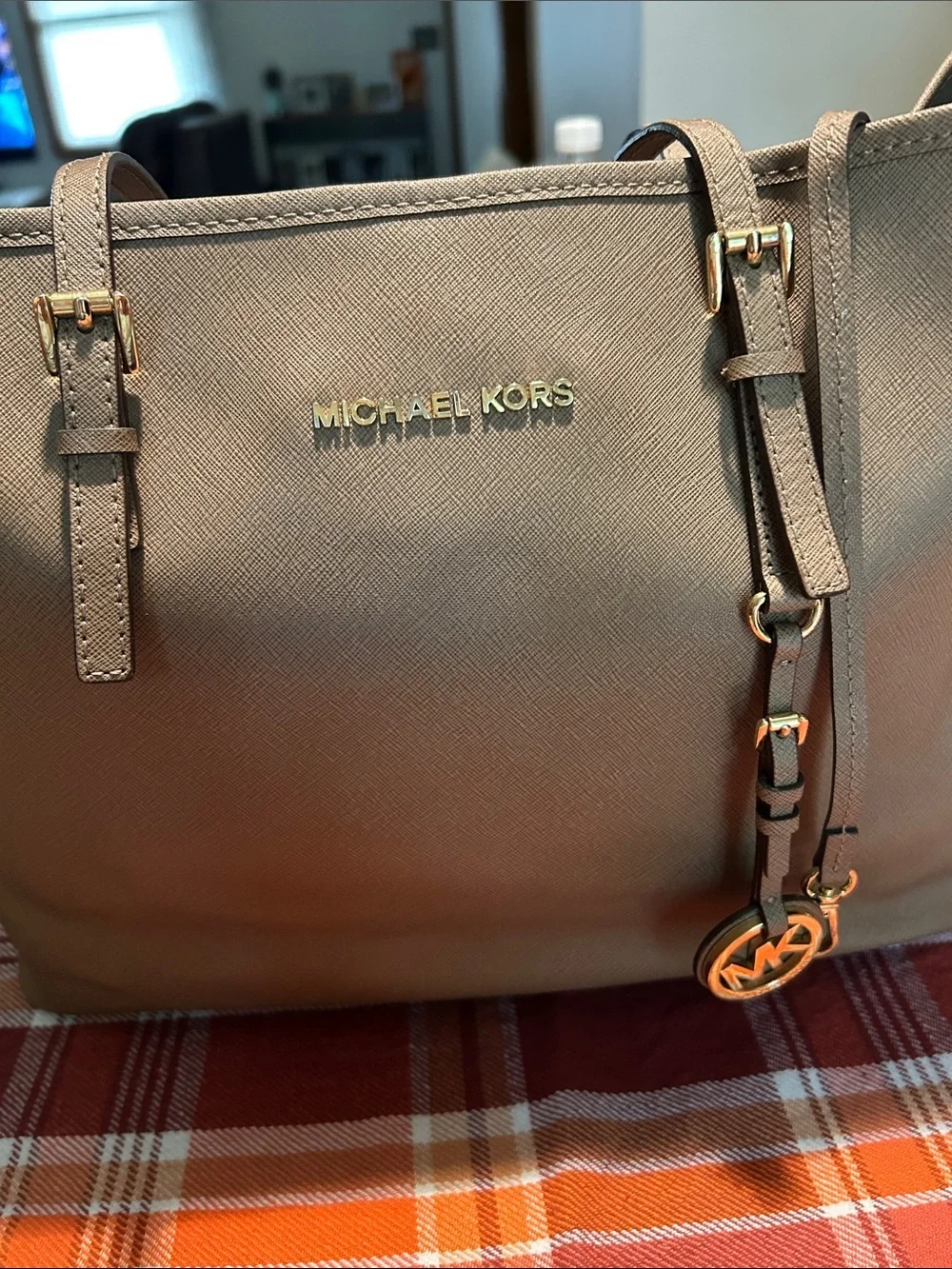 Michael Kors Quinn Shoulder Bag in Taupe with Gold Hardware